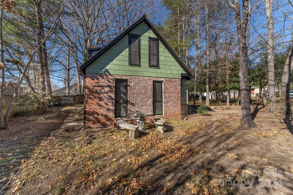 103 & 105 Pine Street Black Mountain NC 28711