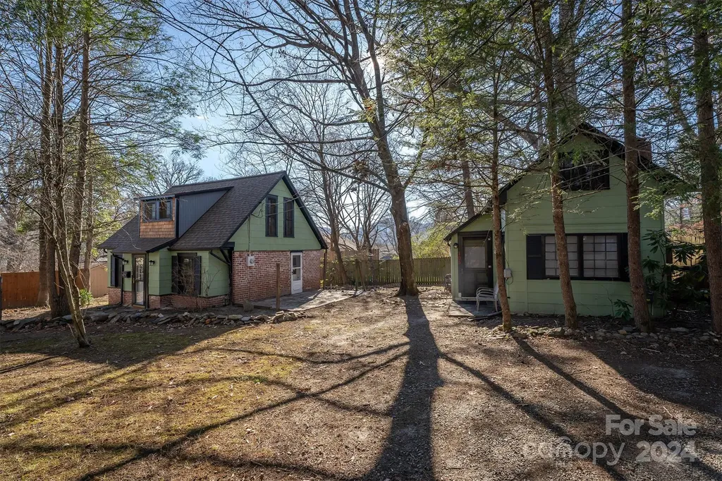 103 & 105 Pine Street Black Mountain NC 28711