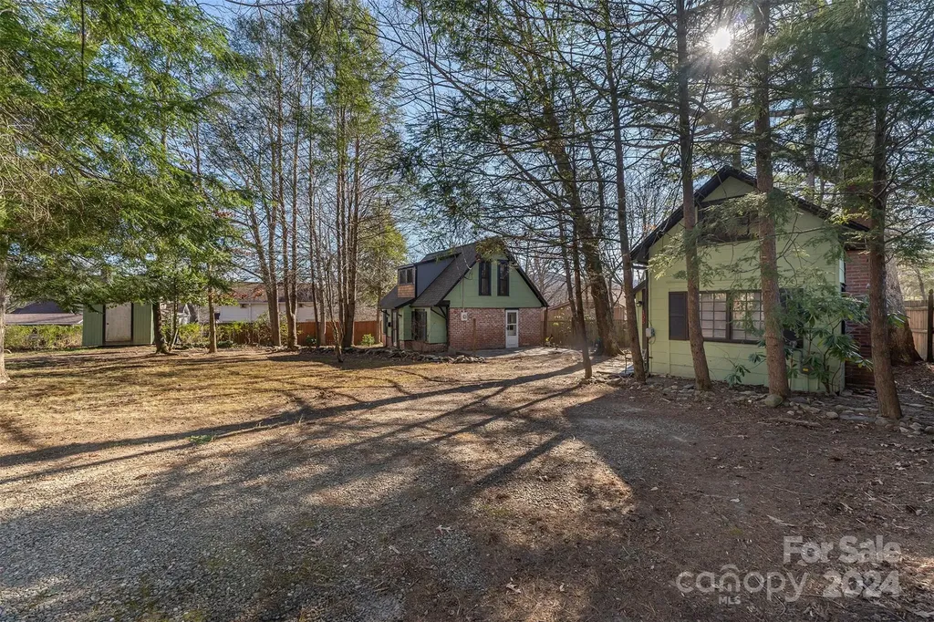 103 & 105 Pine Street Black Mountain NC 28711