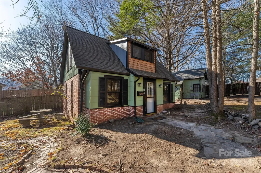 103 & 105 Pine Street Black Mountain NC 28711