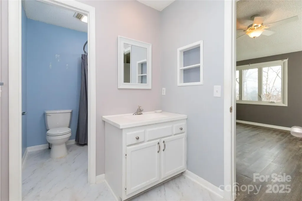 22 Hollybrook Drive Asheville NC 28803