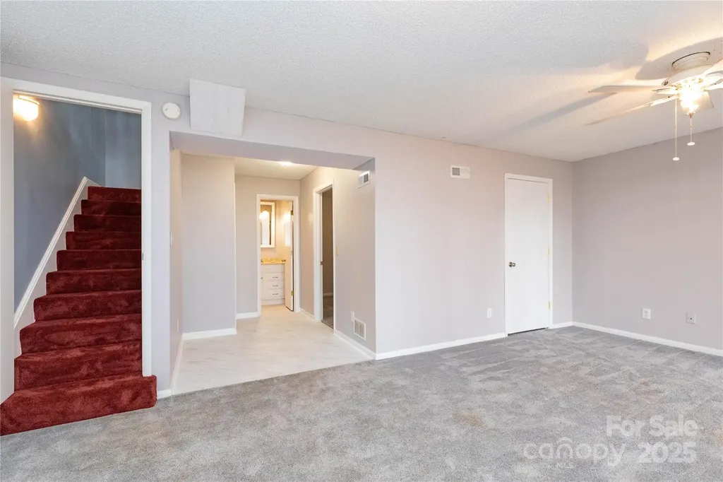 22 Hollybrook Drive Asheville NC 28803