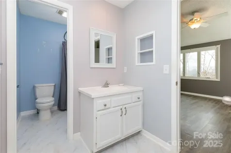 22 Hollybrook Drive Asheville NC 28803
