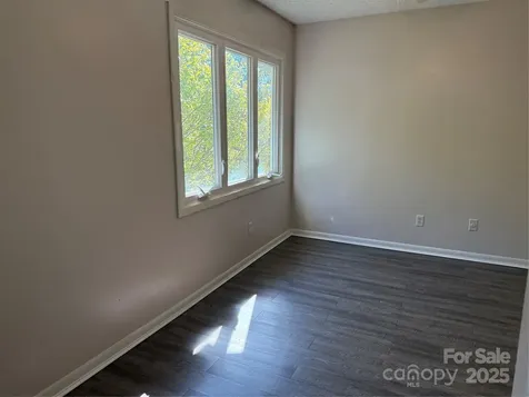 22 Hollybrook Drive Asheville NC 28803