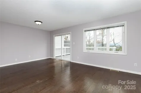 22 Hollybrook Drive Asheville NC 28803