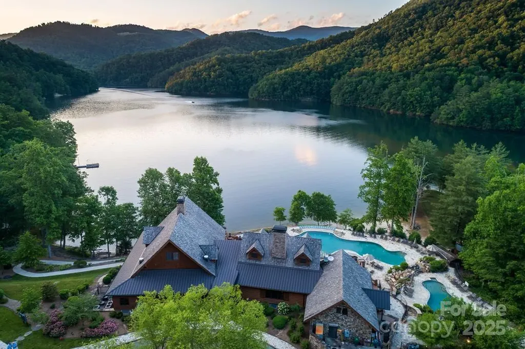 48 Allspice Court Tuckasegee NC 28783
