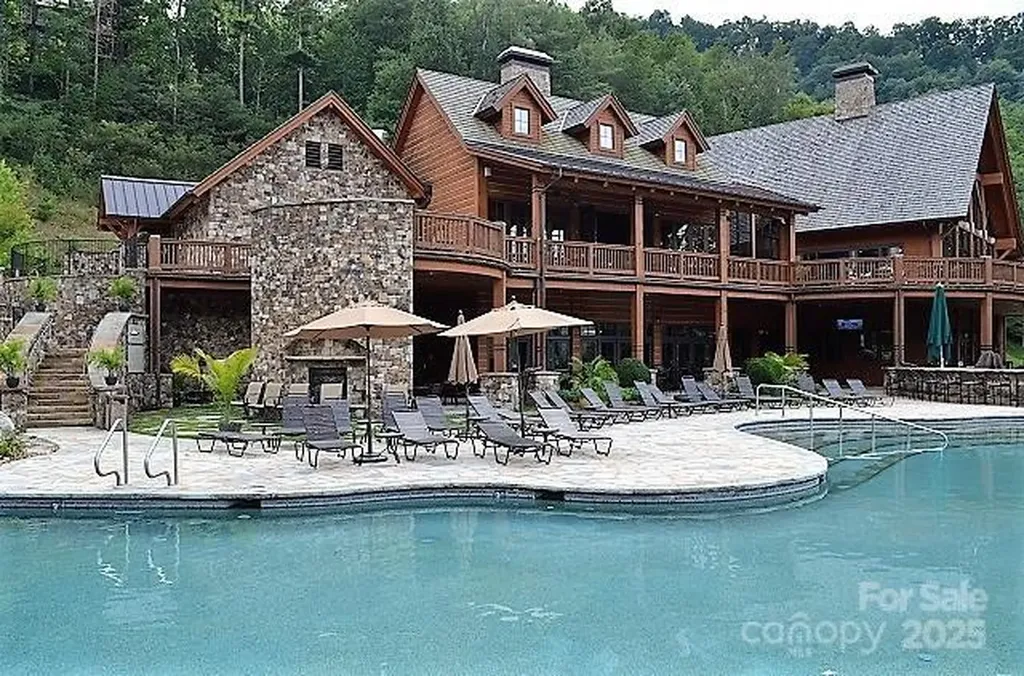 48 Allspice Court Tuckasegee NC 28783