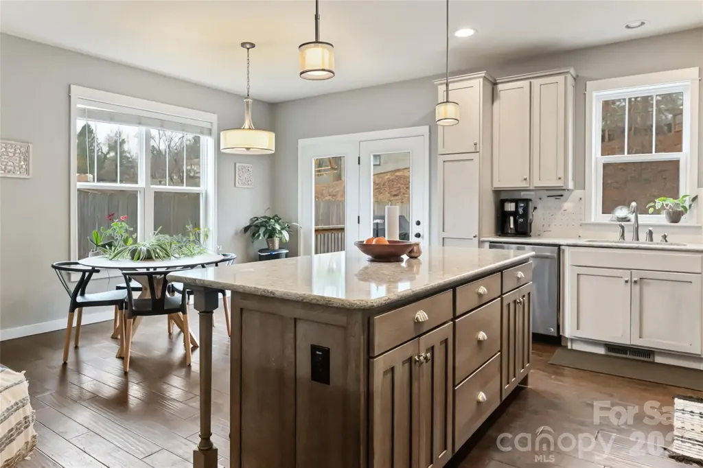 123 Arline Henry Way Asheville NC 28806