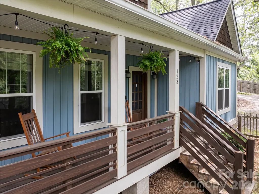 123 Arline Henry Way Asheville NC 28806