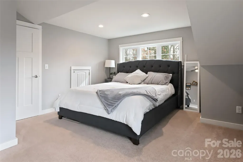 123 Arline Henry Way Asheville NC 28806