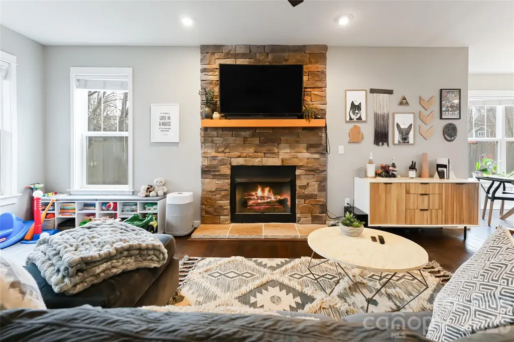 123 Arline Henry Way Asheville NC 28806