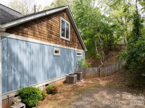 123 Arline Henry Way Asheville NC 28806