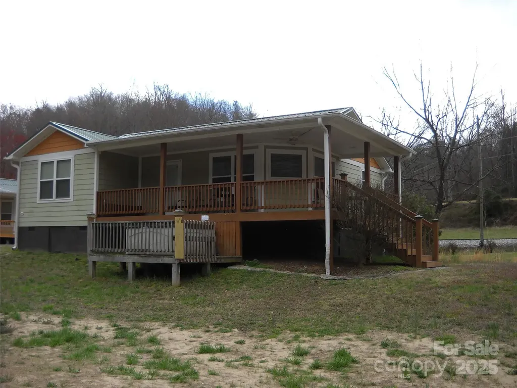 992 Hornet Drive Whittier NC 28789