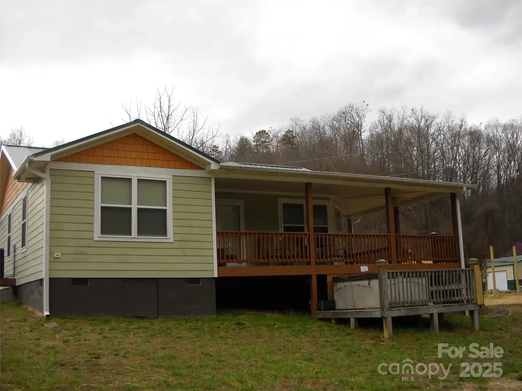 992 Hornet Drive Whittier NC 28789