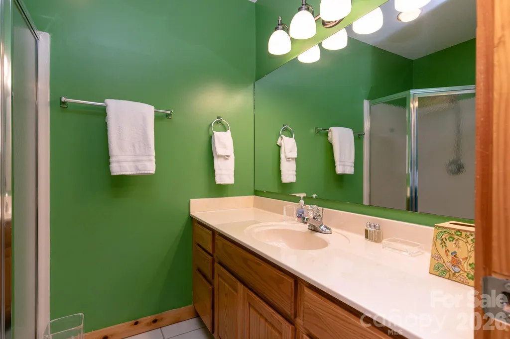 30 Club Villa Court Burnsville NC 28714