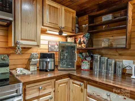 12982 Us Hwy 19w Burnsville NC 28714