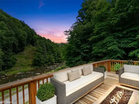 12982 Us Hwy 19w Burnsville NC 28714