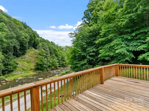 12982 Us Hwy 19w Burnsville NC 28714