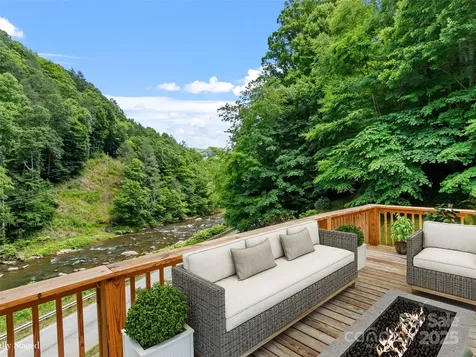 12982 Us Hwy 19w Burnsville NC 28714