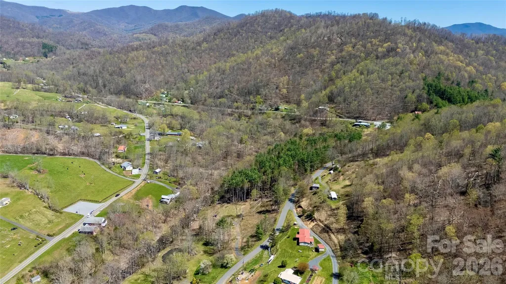 000 Pumpkin Patch Road Bakersville NC 28705