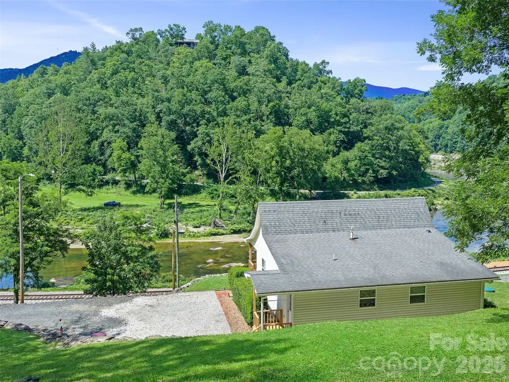 427 Johnson Cemetery Road Bakersville NC 28705