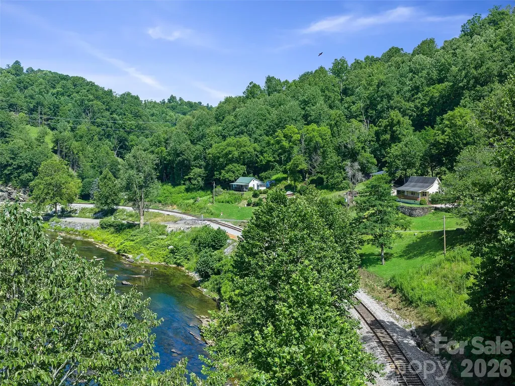 427 Johnson Cemetery Road Bakersville NC 28705