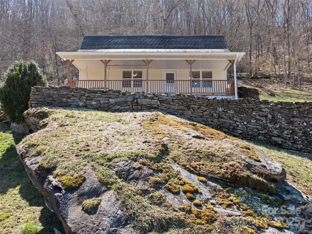 427 Johnson Cemetery Road Bakersville NC 28705