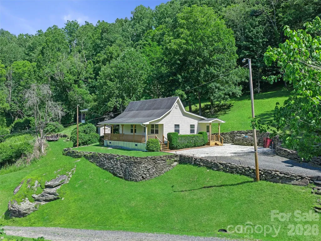 427 Johnson Cemetery Road Bakersville NC 28705