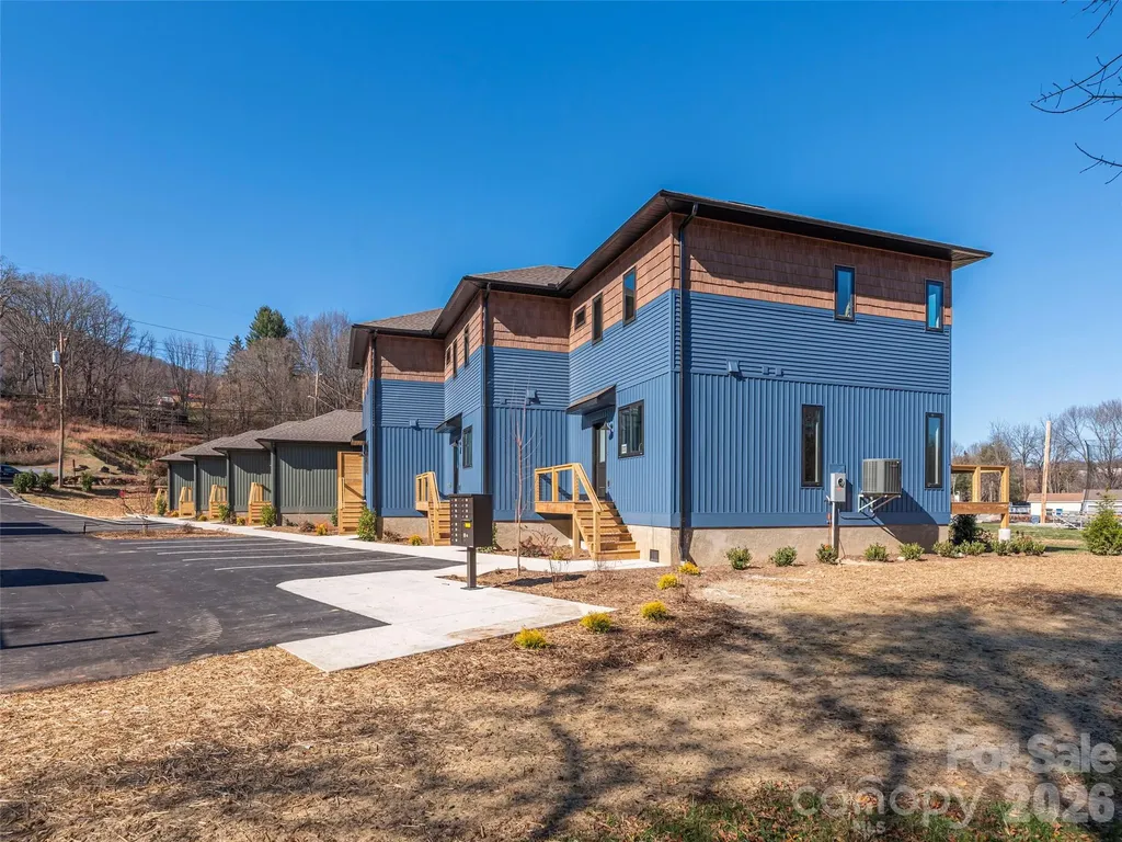 35 Leap Frog Park Waynesville NC 28786