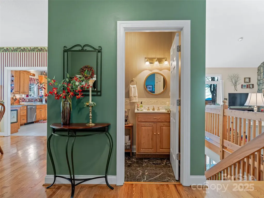 288 Hawks Point Drive Zirconia NC 28790