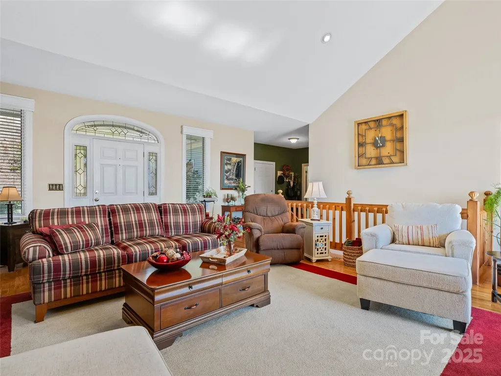 288 Hawks Point Drive Zirconia NC 28790