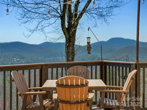 288 Hawks Point Drive Zirconia NC 28790