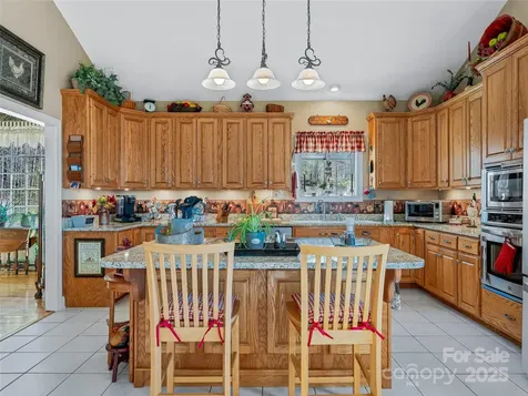 288 Hawks Point Drive Zirconia NC 28790