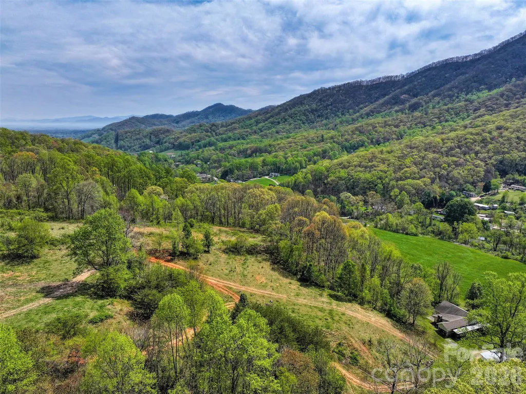 1567 Newfound Road Leicester NC 28748
