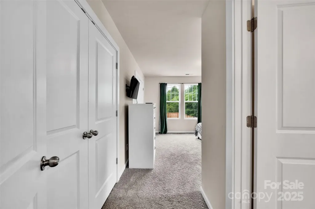 231 Hoskins Avenue Drive Charlotte NC 28208