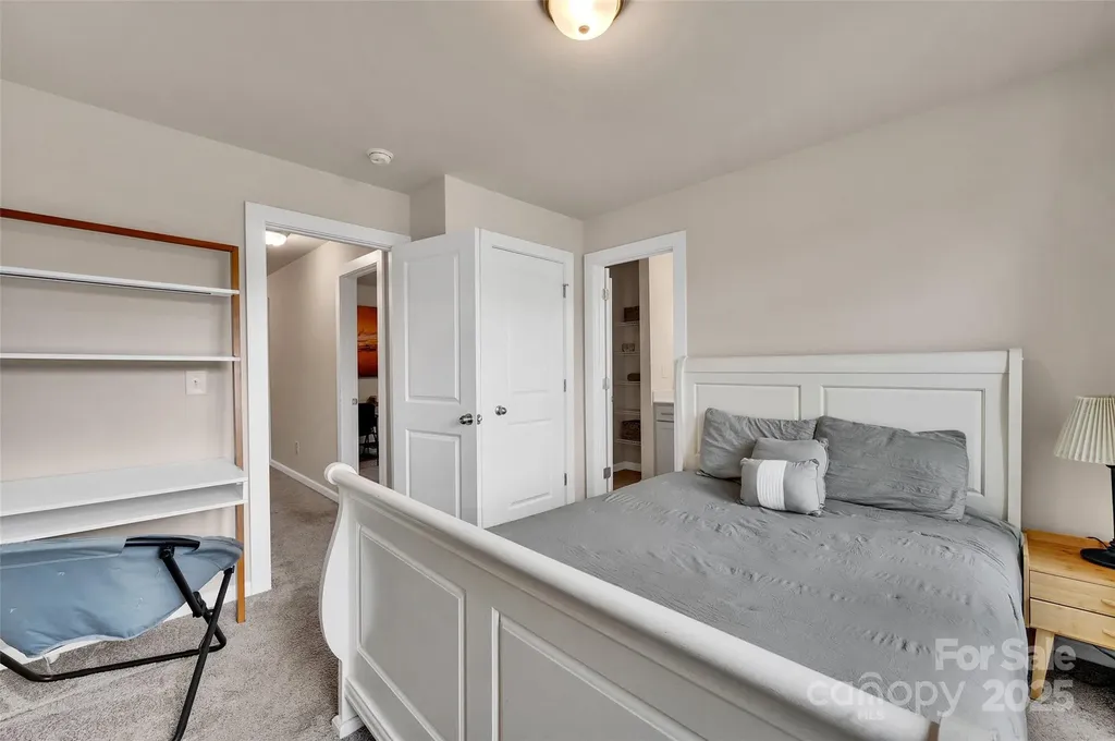 231 Hoskins Avenue Drive Charlotte NC 28208