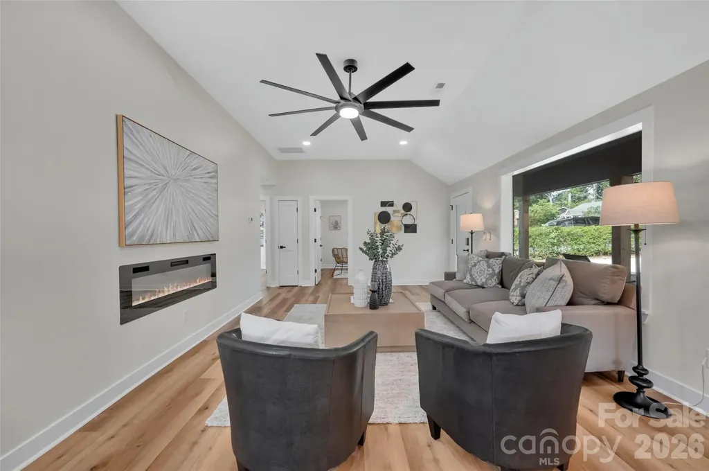 3942 Mcmillan Street Charlotte NC 28205