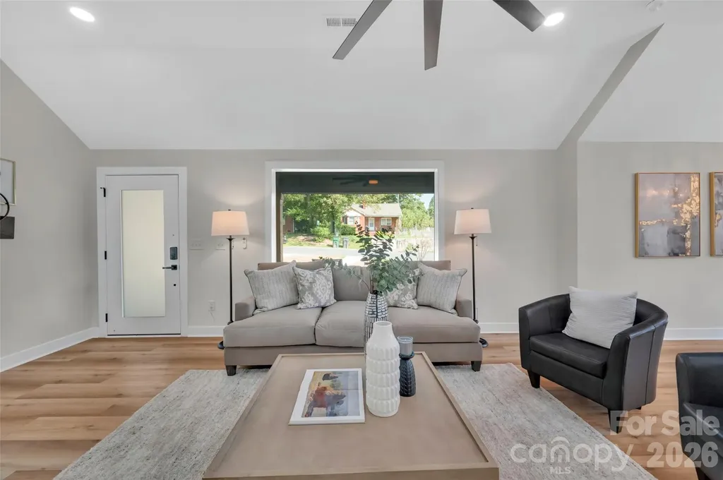 3942 Mcmillan Street Charlotte NC 28205
