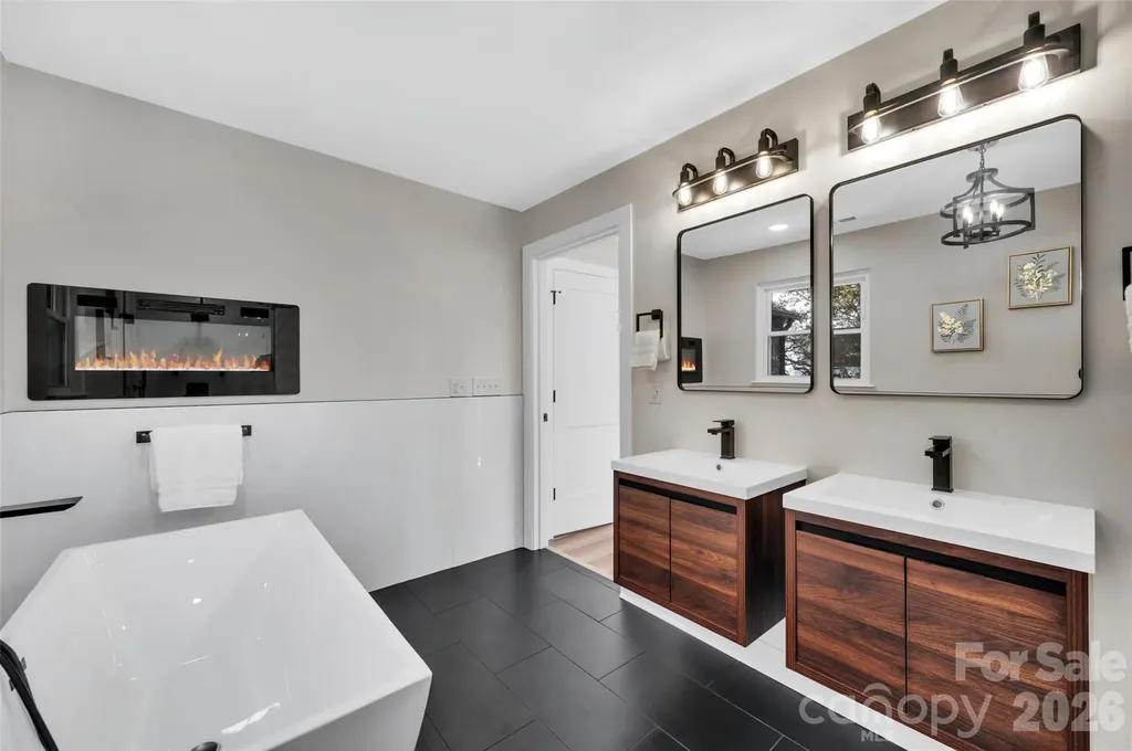 3942 Mcmillan Street Charlotte NC 28205