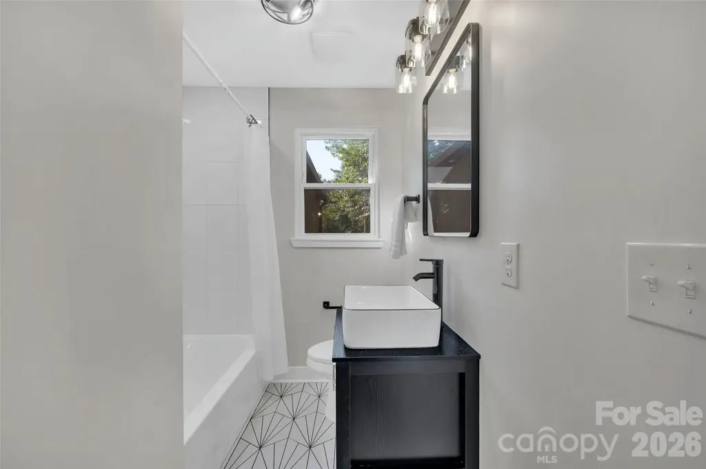 3942 Mcmillan Street Charlotte NC 28205