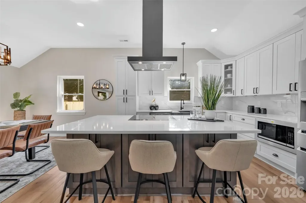 3942 Mcmillan Street Charlotte NC 28205