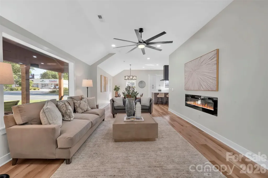 3942 Mcmillan Street Charlotte NC 28205