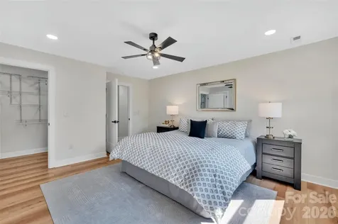 3942 Mcmillan Street Charlotte NC 28205