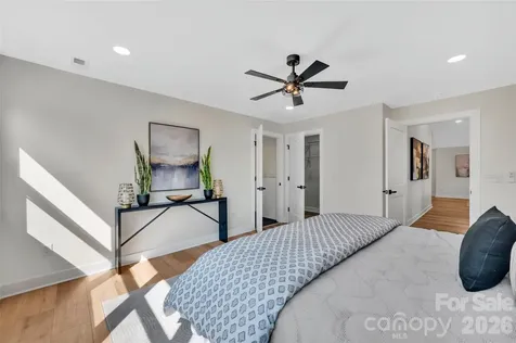 3942 Mcmillan Street Charlotte NC 28205