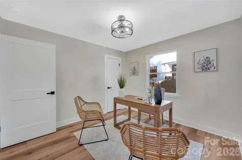 3942 Mcmillan Street Charlotte NC 28205