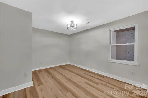 3942 Mcmillan Street Charlotte NC 28205