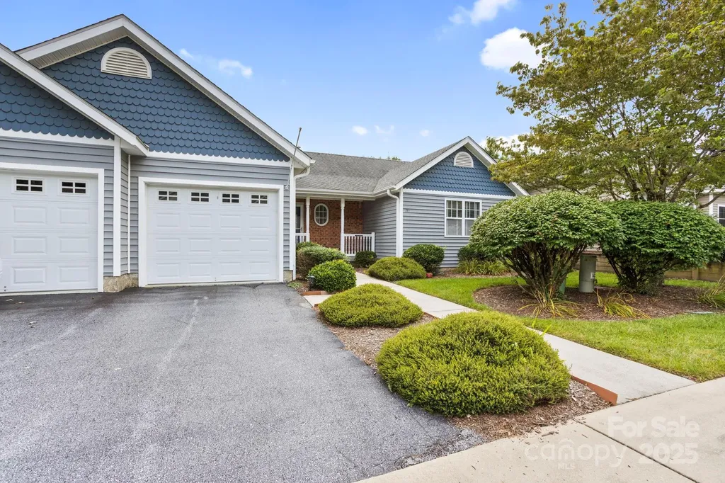 315 Charlestown Drive Hendersonville NC 28792