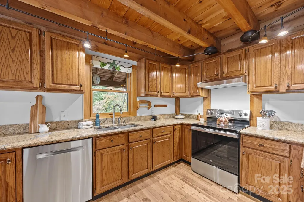 71 Kuykendall Branch Asheville NC 28804