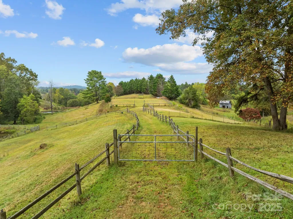 71 Kuykendall Branch Asheville NC 28804