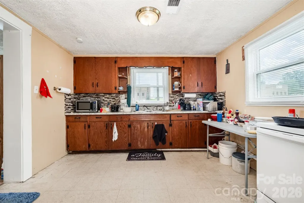 3948 Main Avenue Drive NW Hickory NC 28601